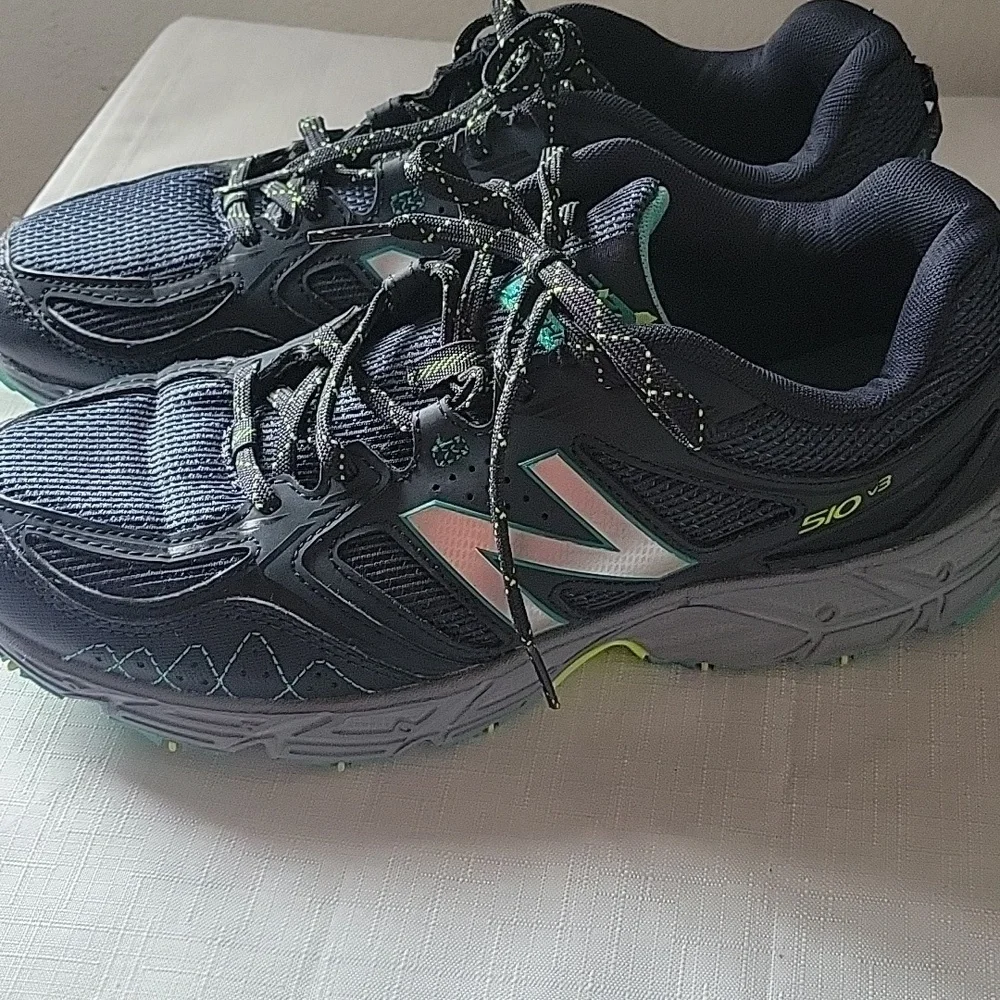 New Balance 510 V3 All Terrain Women's Size 9.5 Sneakers Running Shoes